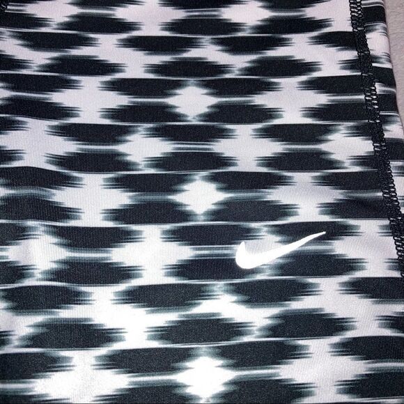 Nike, Womens Relay Printed Cropped Boho Tribal Patterned Leggings Women’s XS - Picture 4 of 13